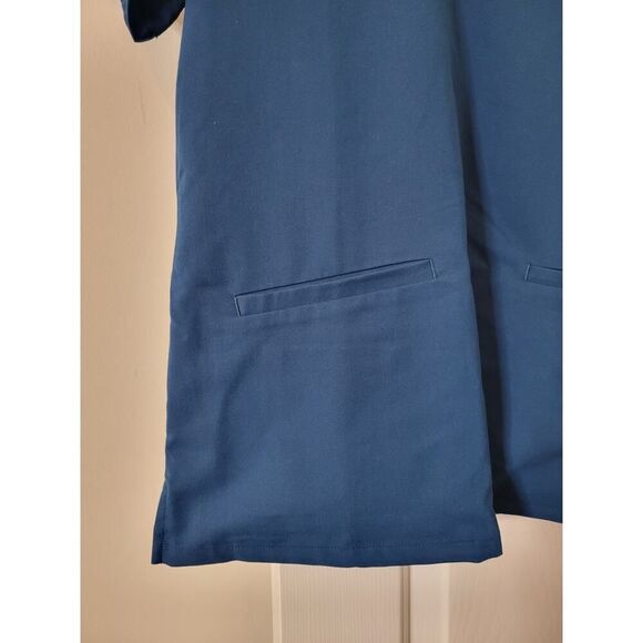 Figs Casma Three Pocket Scrub Top Limited
Edition Size L - Picture 6 of 7